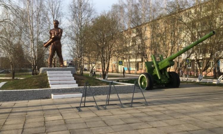 Памятник герою готовят к 9 мая. Фото: Подслушано Боровск Соликамск Культурный|ПБ|
