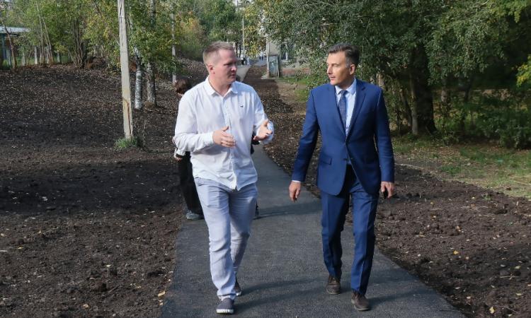 Придомовая территория по адресу ул. Парижской Коммуны, 54